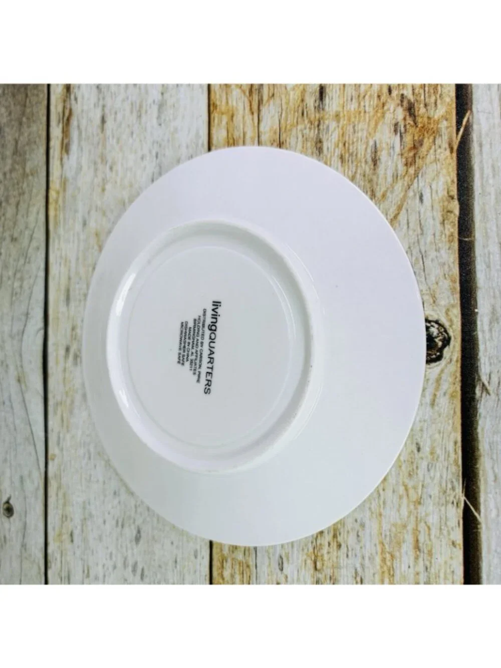 Livingquarters LIQ10 White Embossed Basketweave Lines Round 6.25